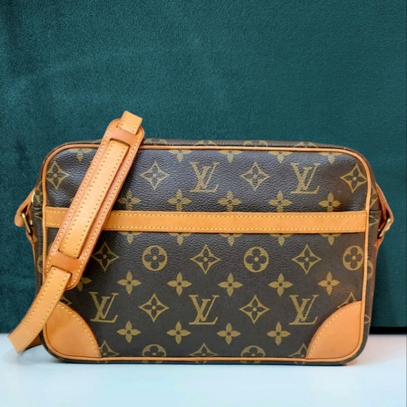 Louis Vuitton Handbags - ✨ Louis Vuitton ✨ Trocadero 27 monogram crossbody bag